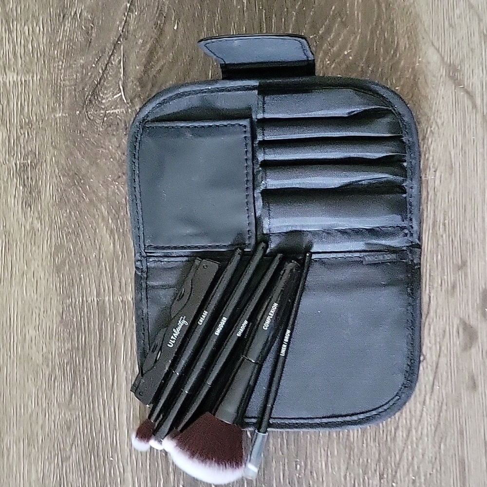 IT brushes: Face & Eye mini ESSENTIALS 😍